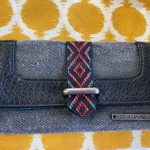 Dakine wallet